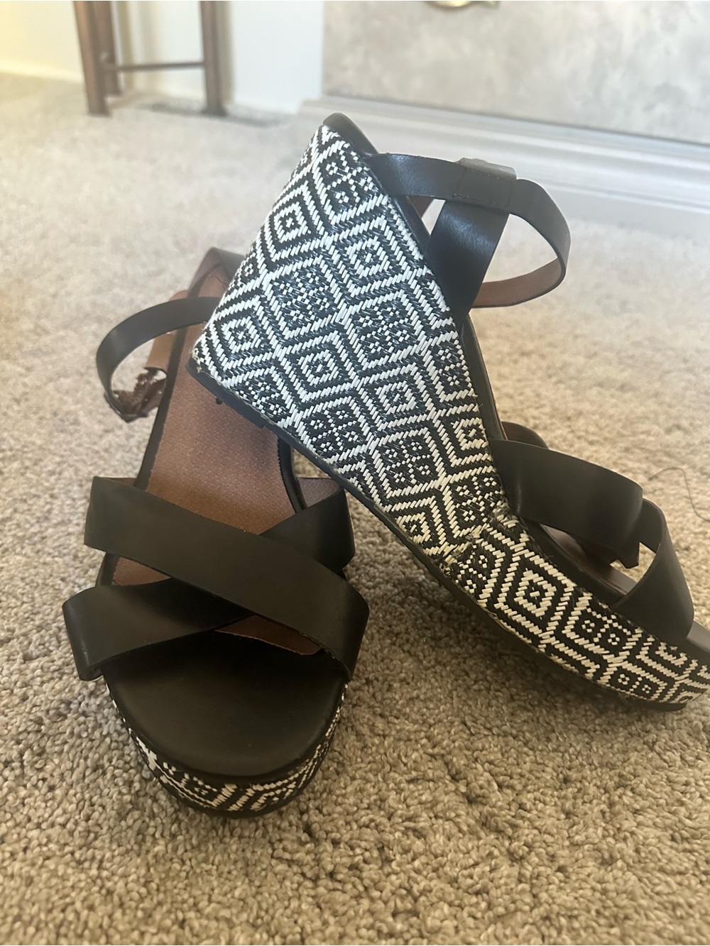 Mudd Black Wedge Sandals with Black-and-White Geometric Platform